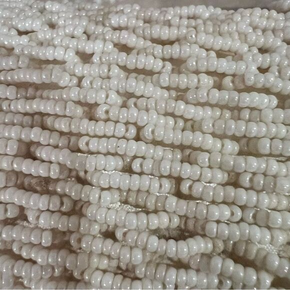 Vintage Beaded Pillbox Handbag ￼ - Picture 9 of 16